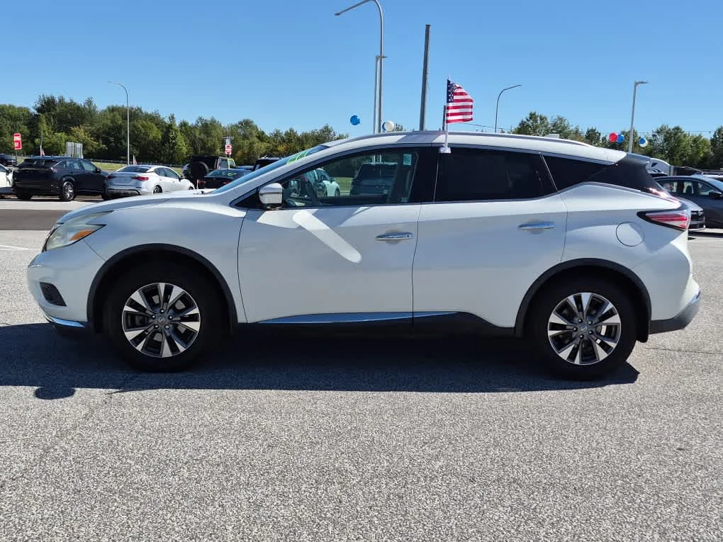 Used 2017 Pearl White Nissan SL image 5