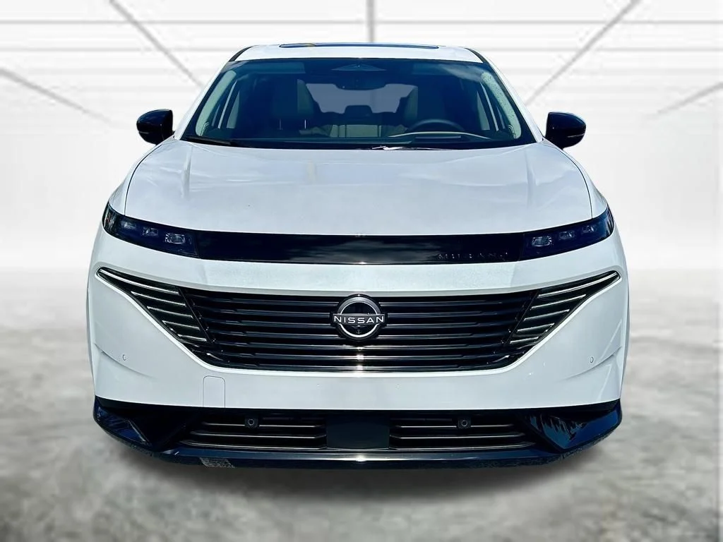 New 2026 Everest White Pearl TriCoat Nissan Platinum image 2