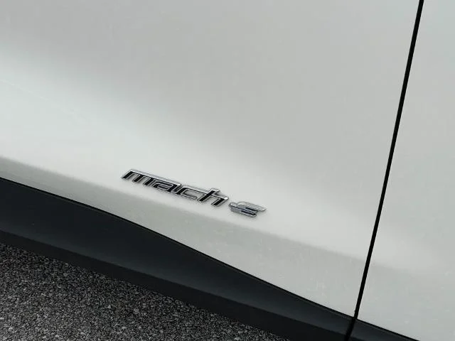 Used 2024 White Metallic Ford Select image 36