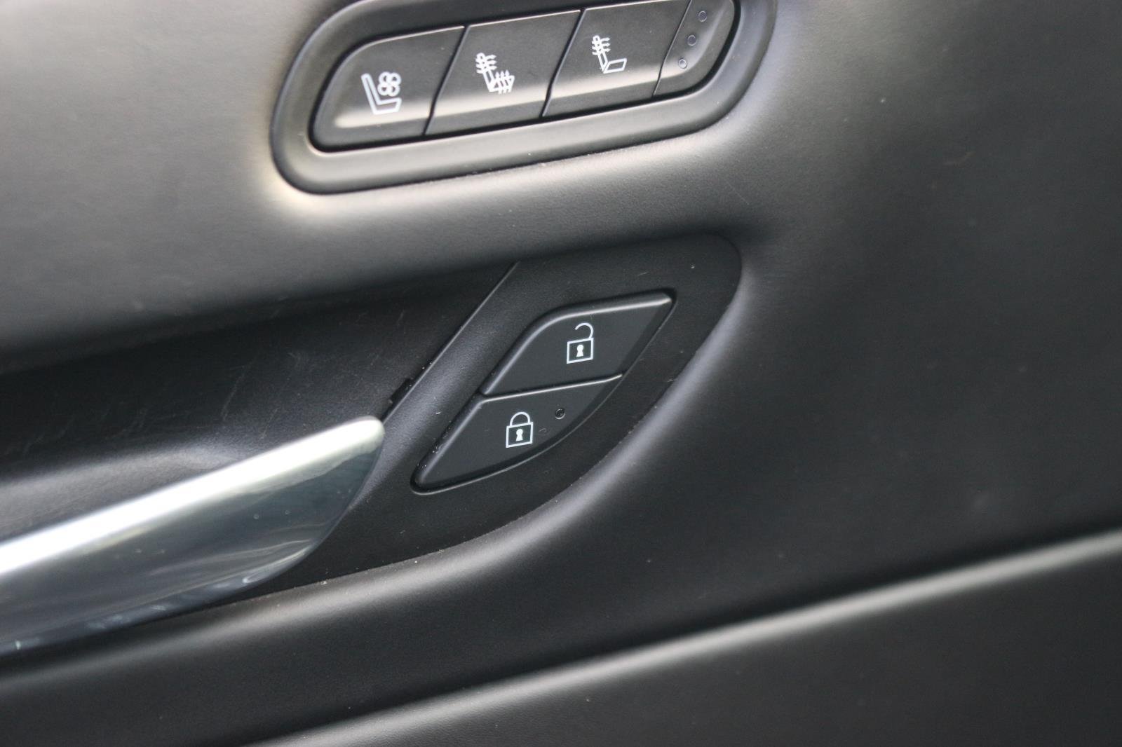 Used 2021 BLACK RAVEN Cadillac Sport Platinum image 12