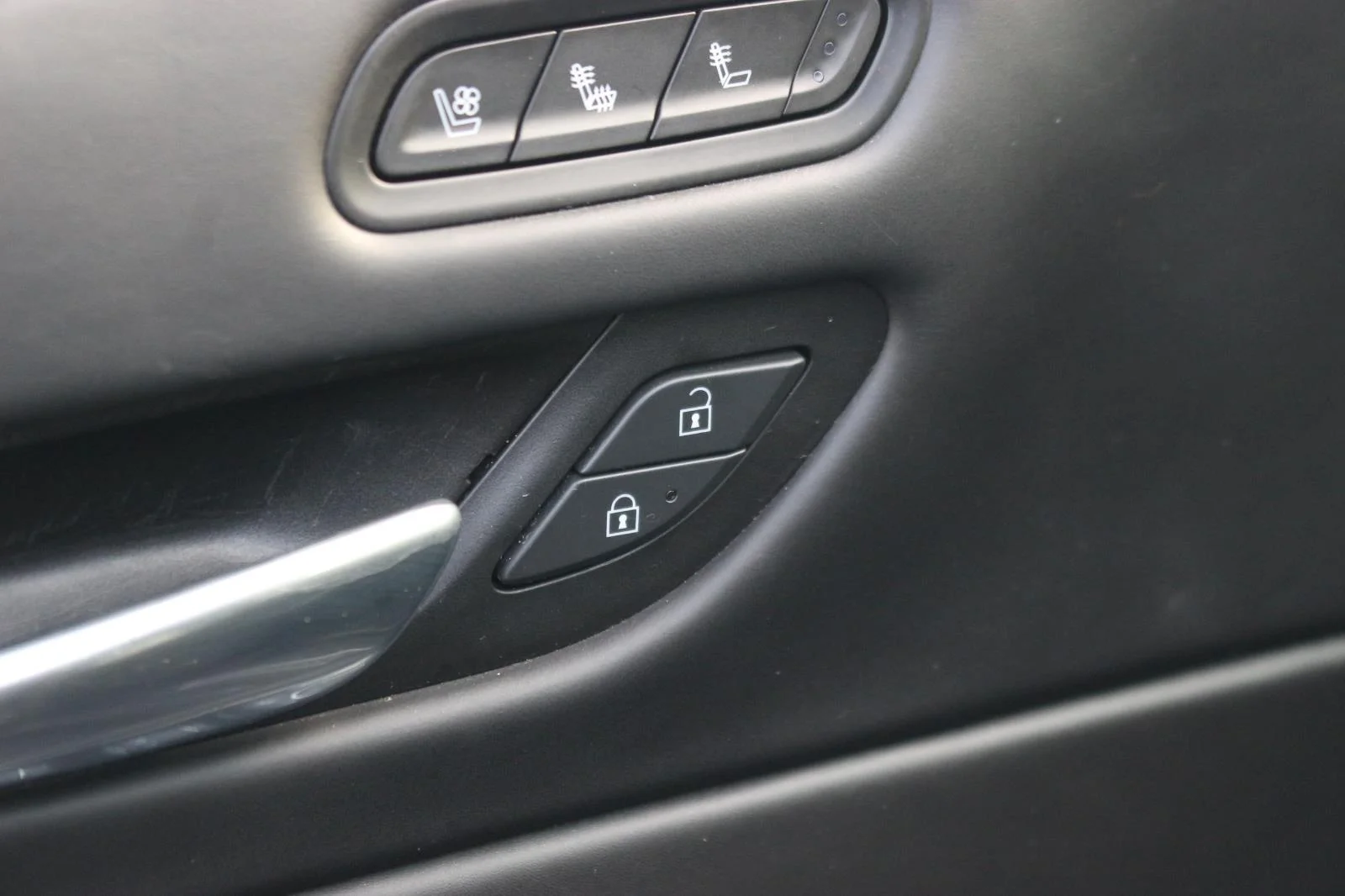 Used 2021 BLACK RAVEN Cadillac Sport Platinum image 12