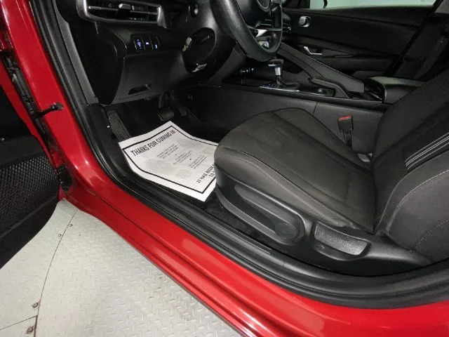 Used 2023 Red Hyundai SEL image 12