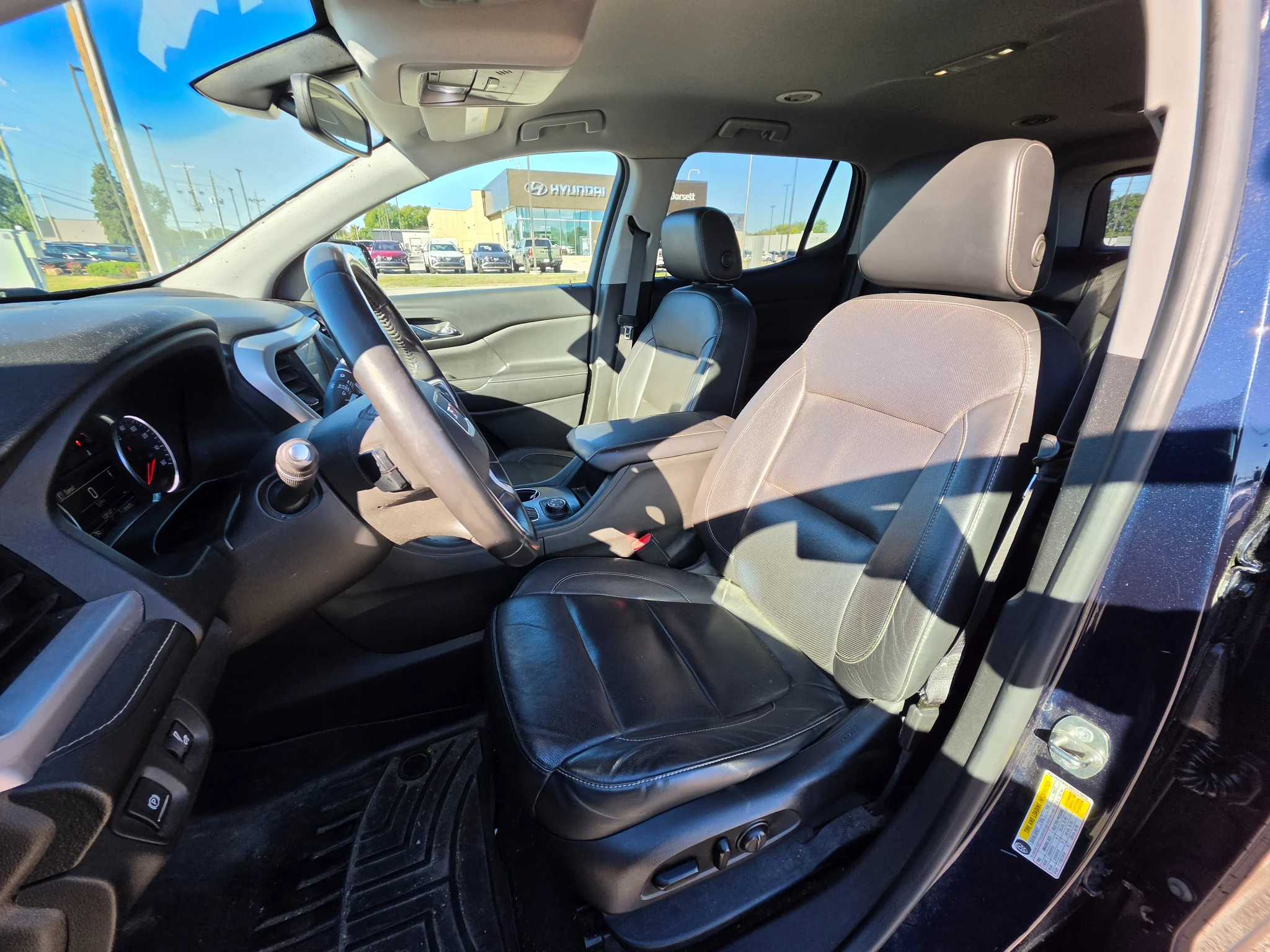Used 2017 Dark Sapphire Blue Metallic GMC SLT image 12