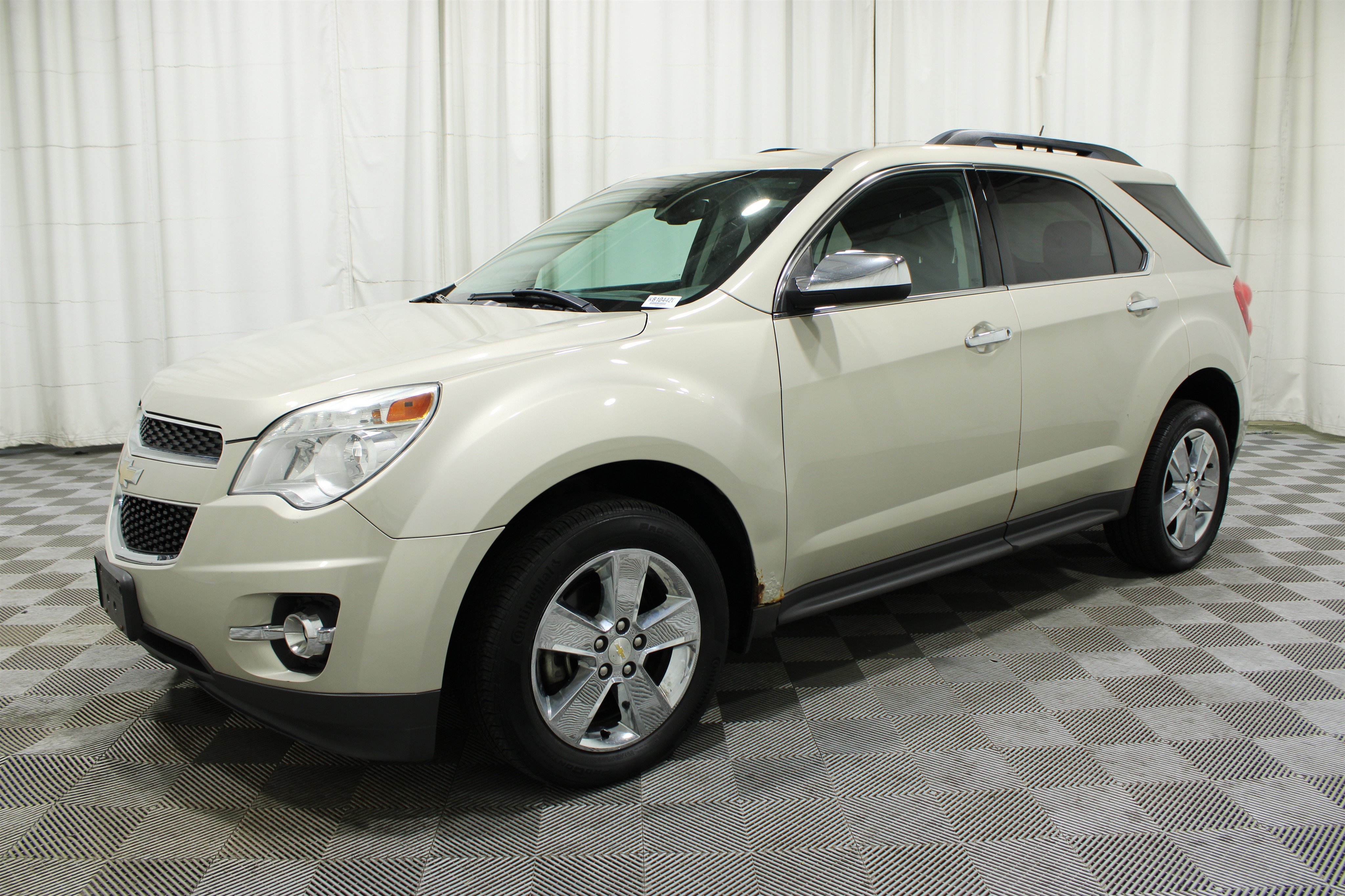 Used 2015 Champagne Silver Metallic Chevrolet LT image 36