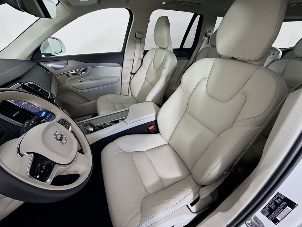 Used 2024 White Volvo T8 Plus Bright Theme 7 Passenger image 5