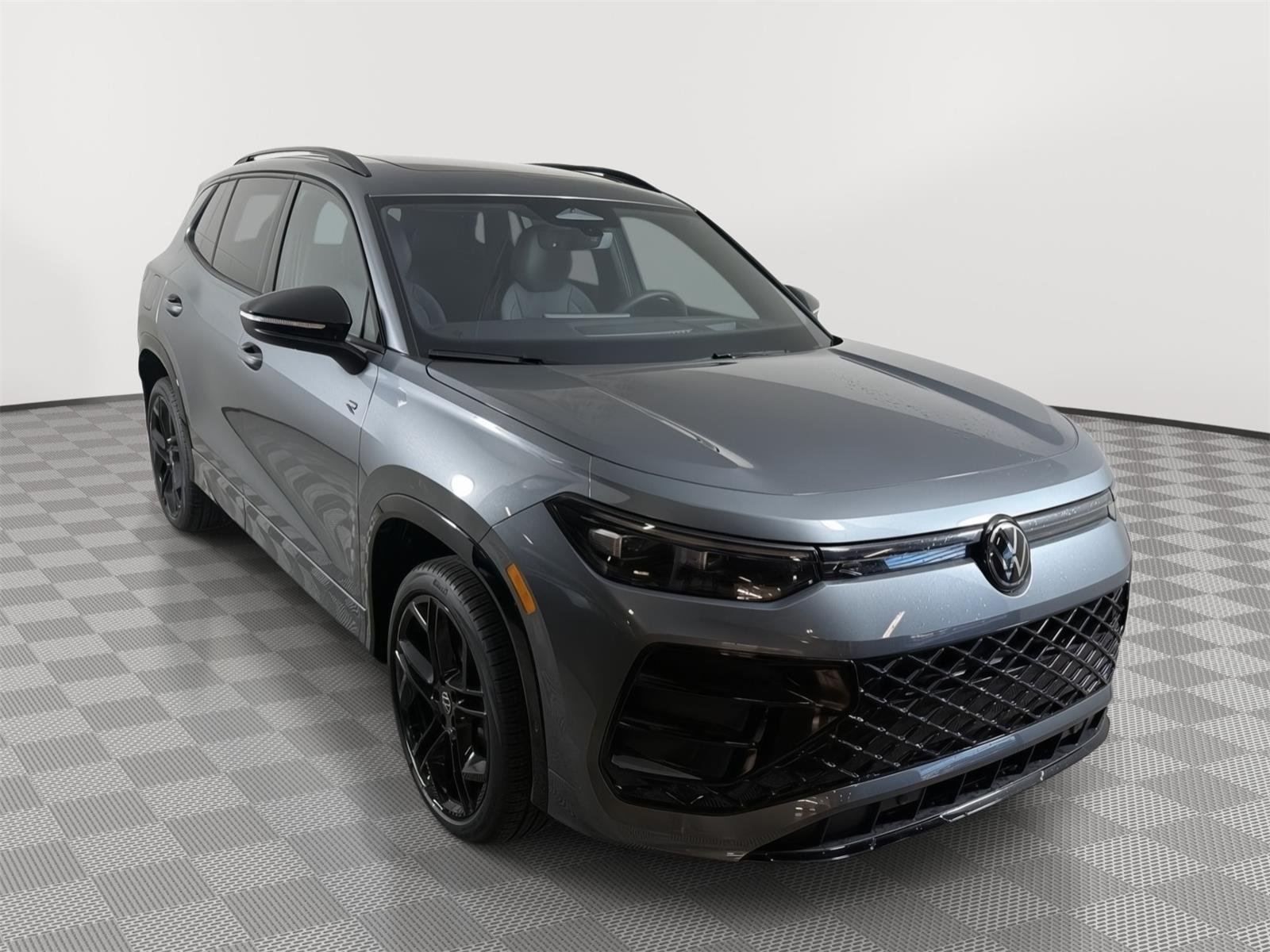 2026 Volkswagen Tiguan Comfortline R-Line Black