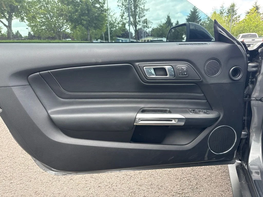 Used 2022 Carbonized Gray Metallic Ford GT Premium image 17