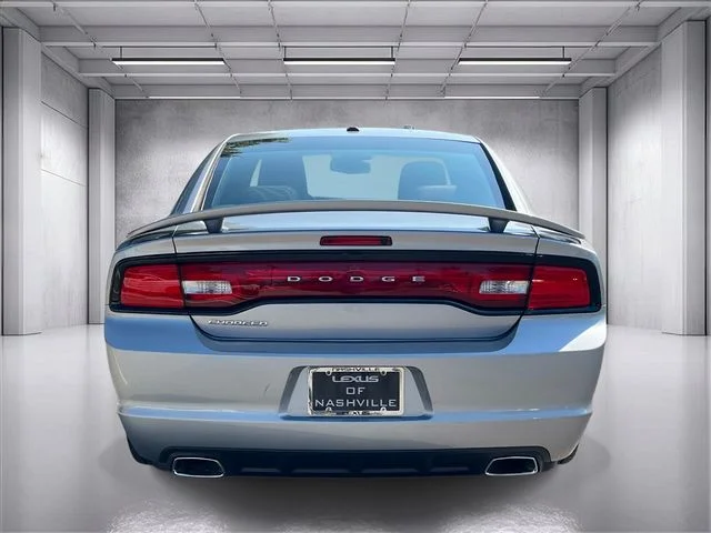 Used 2013 Silver Dodge SXT image 4