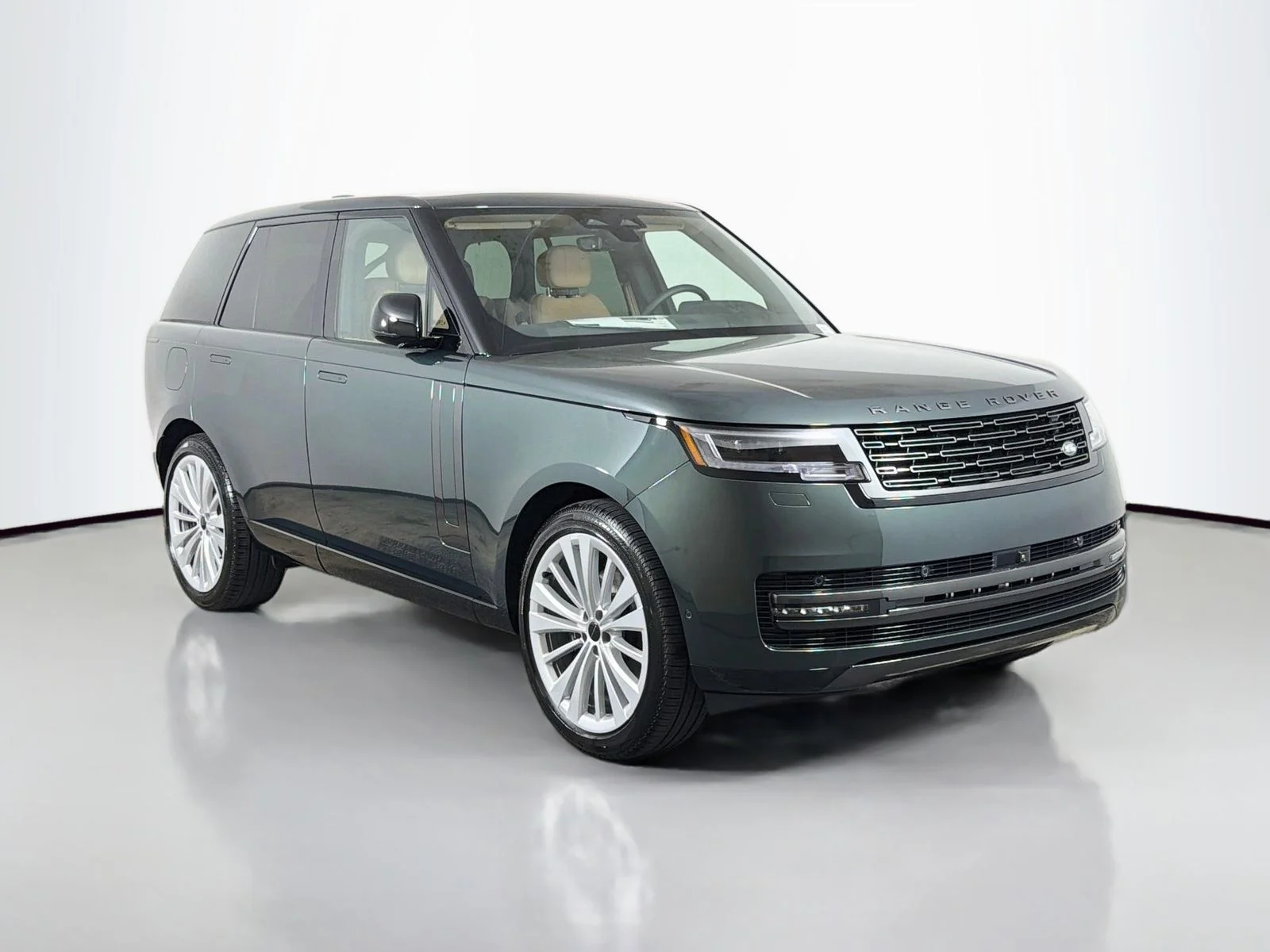 New 2026 Belgravia Green Land Rover SE image 7