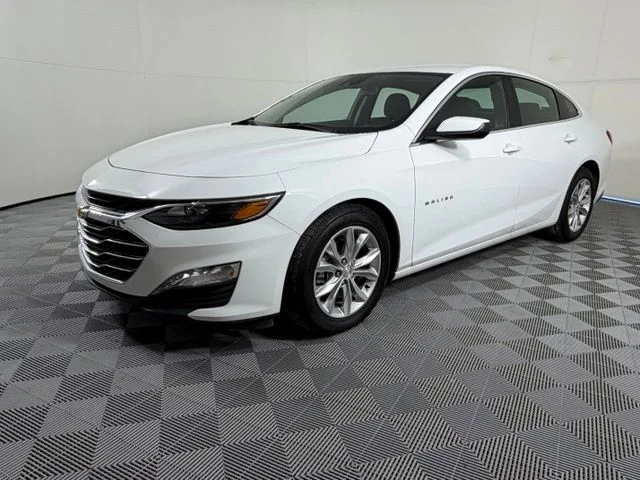 Used 2024 White Chevrolet LT image 3