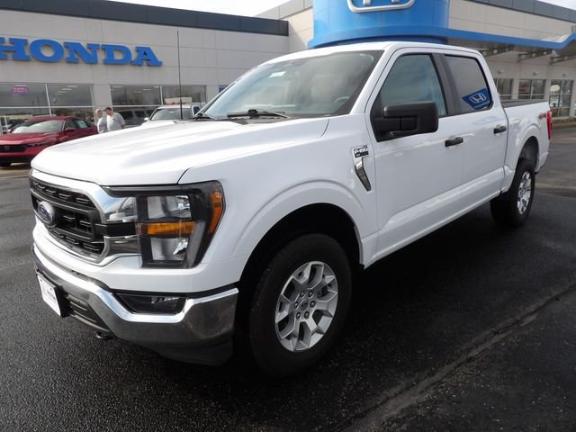 Used 2023 Oxford White Ford XLT image 3