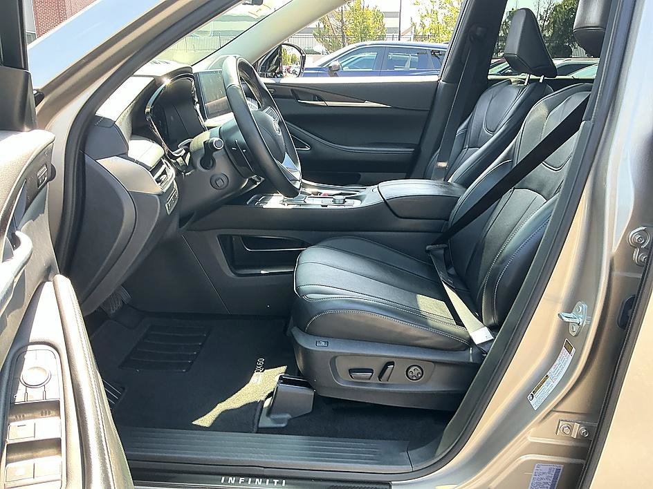 Used 2025 Warm Titanium INFINITI SENSORY image 12