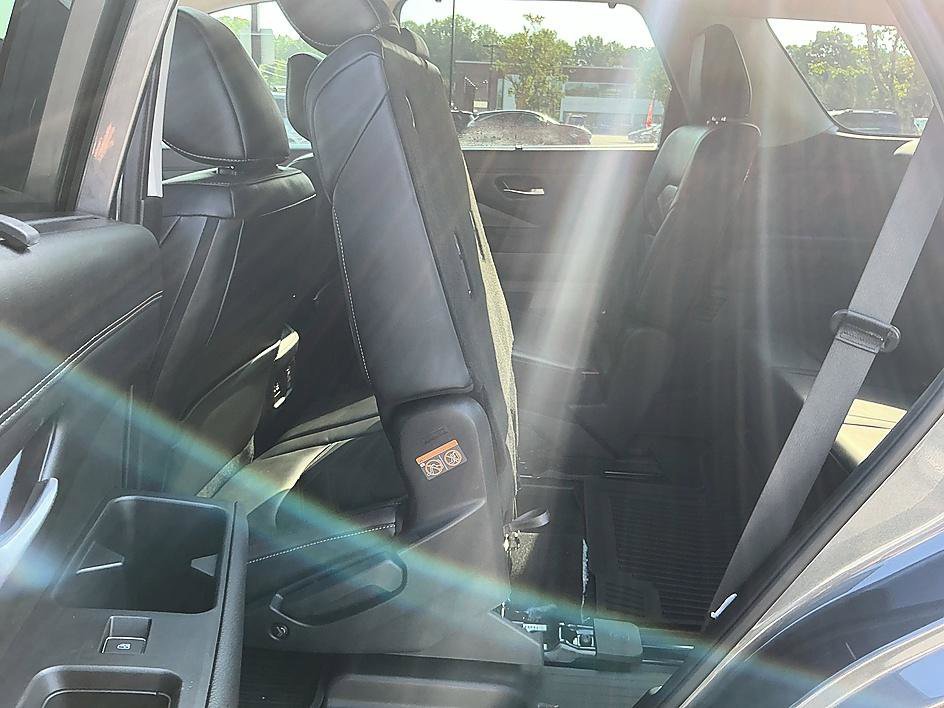 Used 2025 Gun Metallic Nissan Platinum image 27