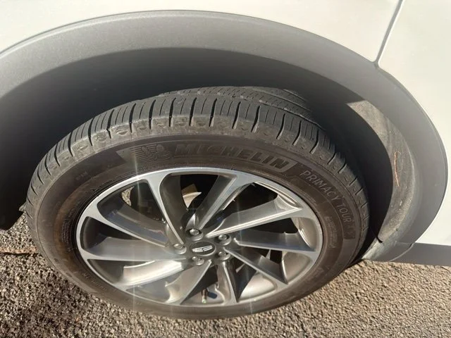 Used 2023 White Lincoln Standard image 3