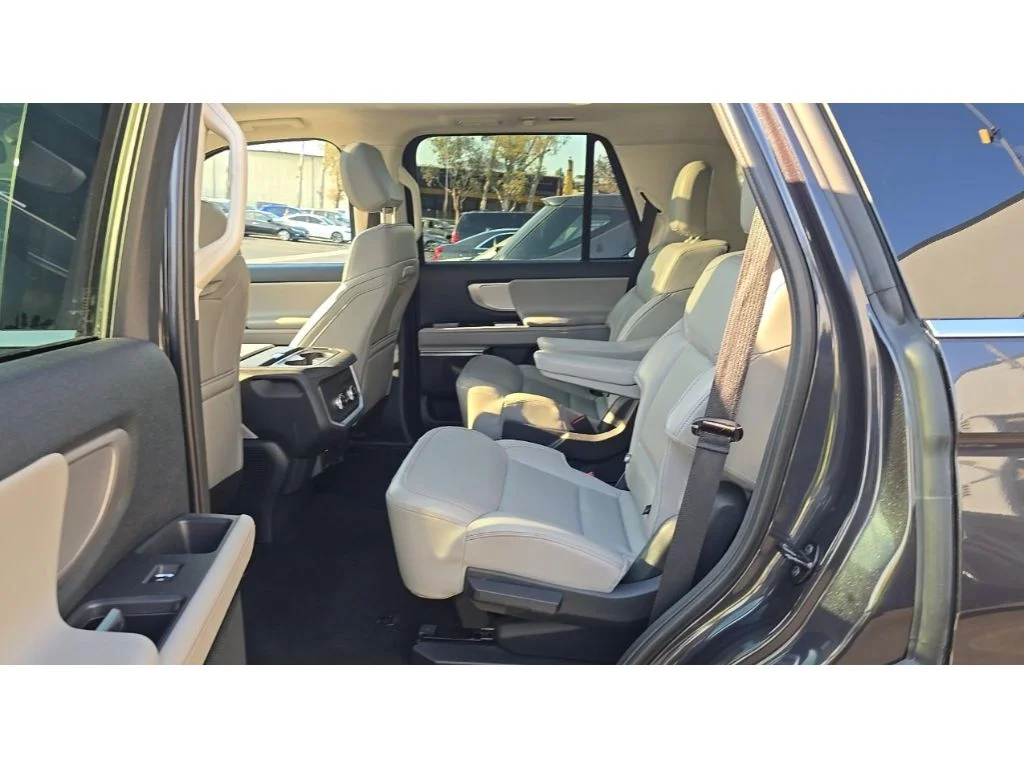 Used 2025 Dark Matter Gray Metallic Ford Active image 7