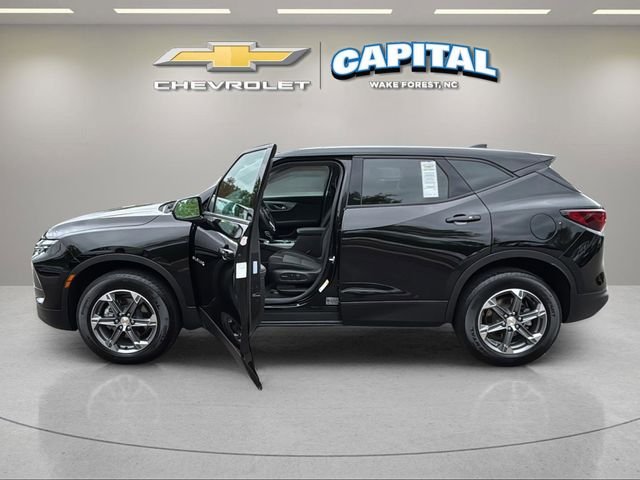 Used 2025 Black Chevrolet LT image 3