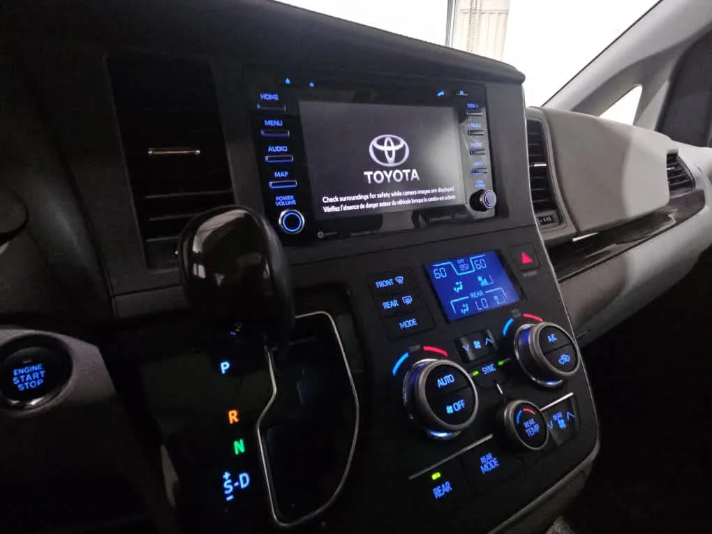 Used 2019 Parisian Night Pearl Toyota XLE Premium image 11
