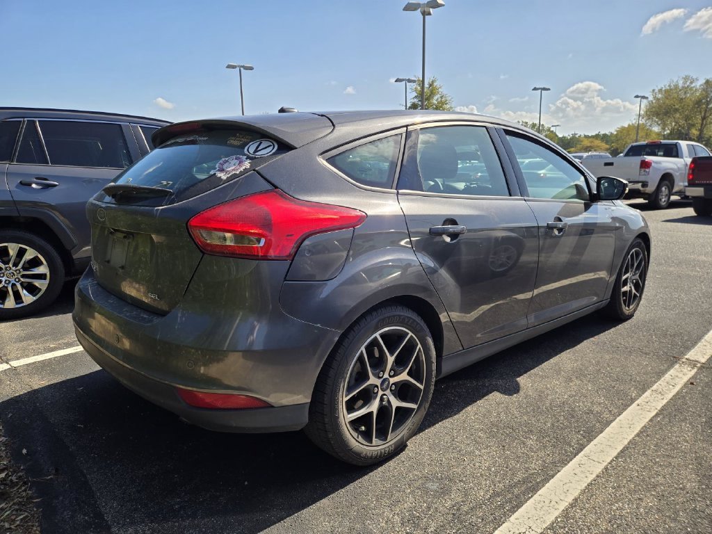 Used 2017 Gray Ford SEL image 5