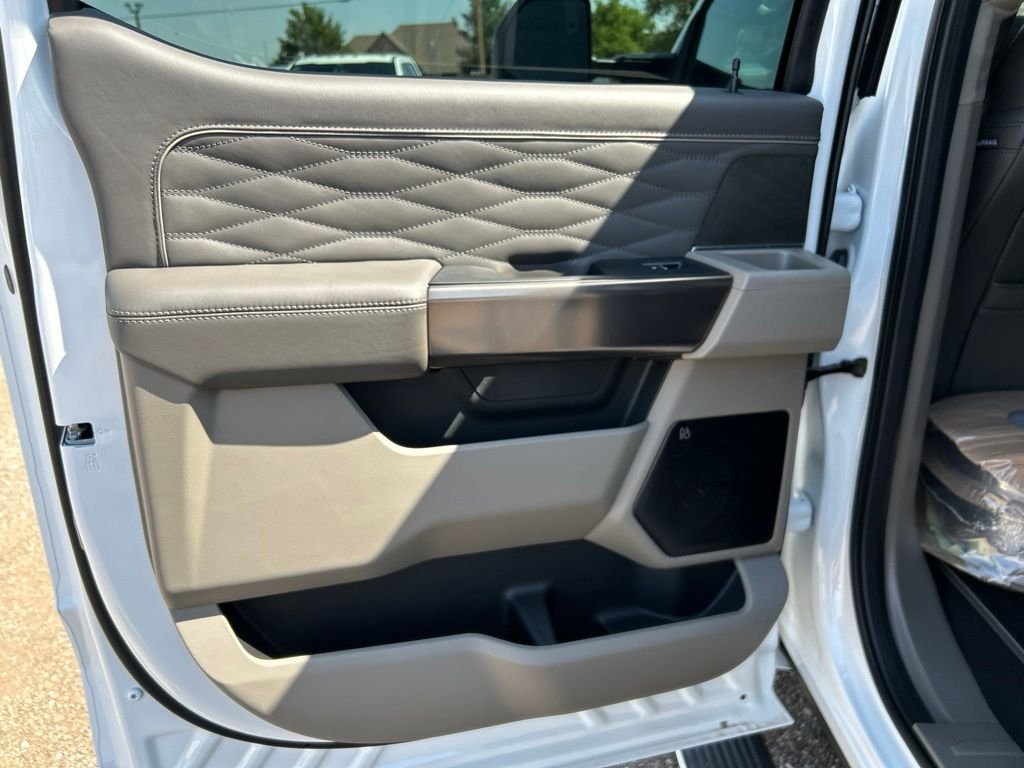 New 2026 Star White Metallic Tri-Coat Ford Platinum image 42