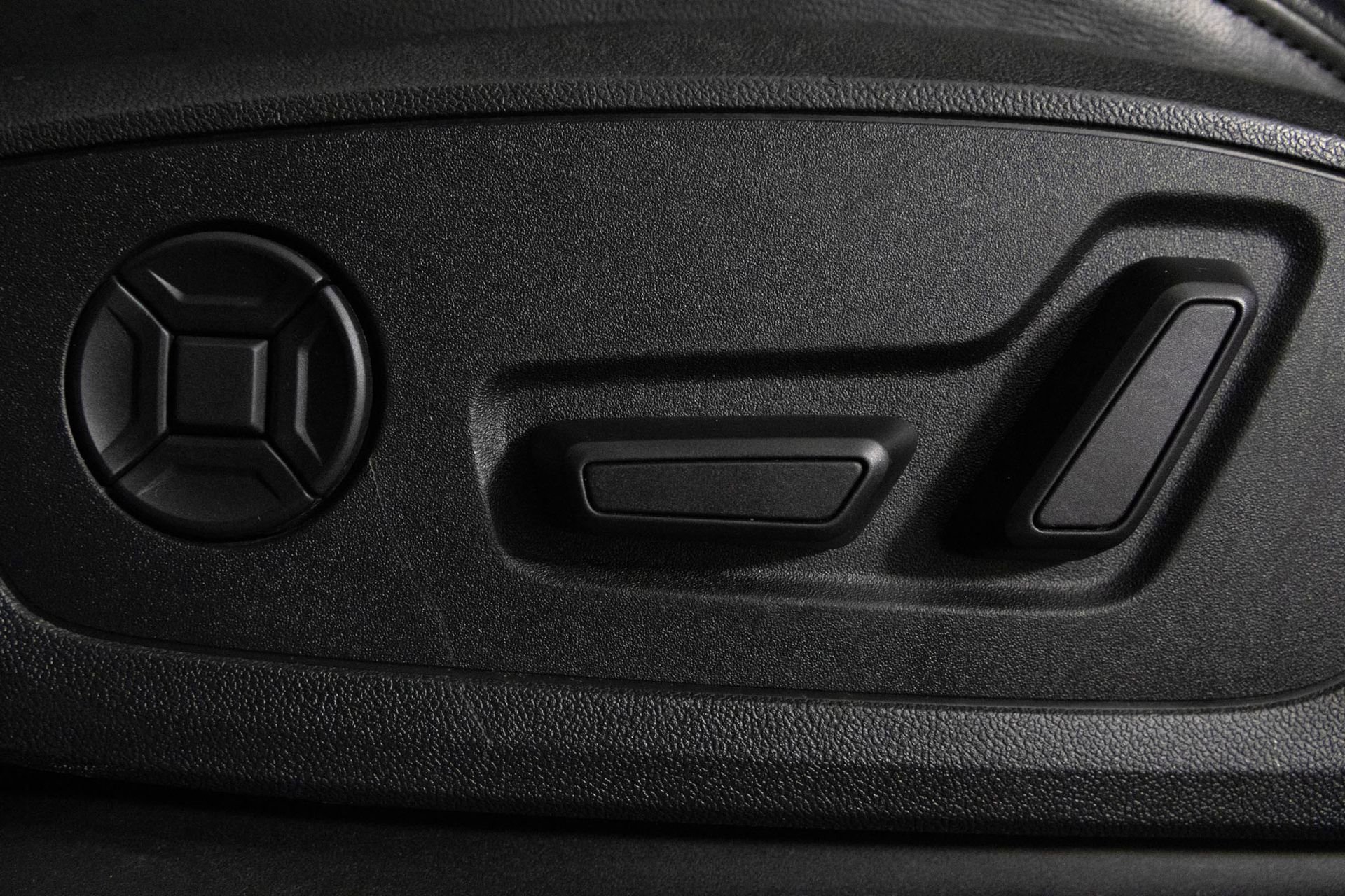 2023 AUDI Q3 - Image 18