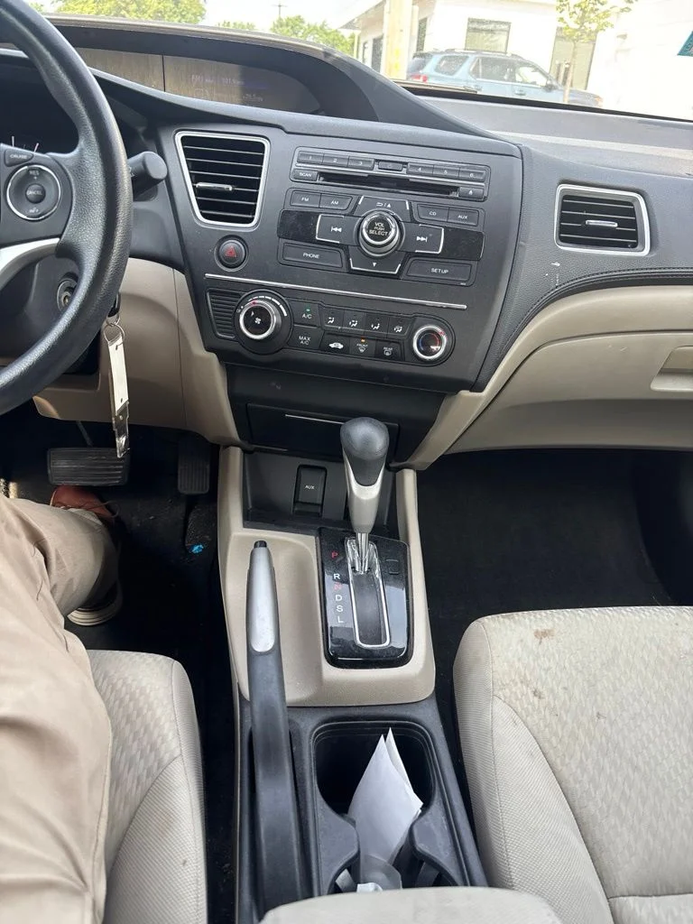 Used 2015  Honda LX image 23