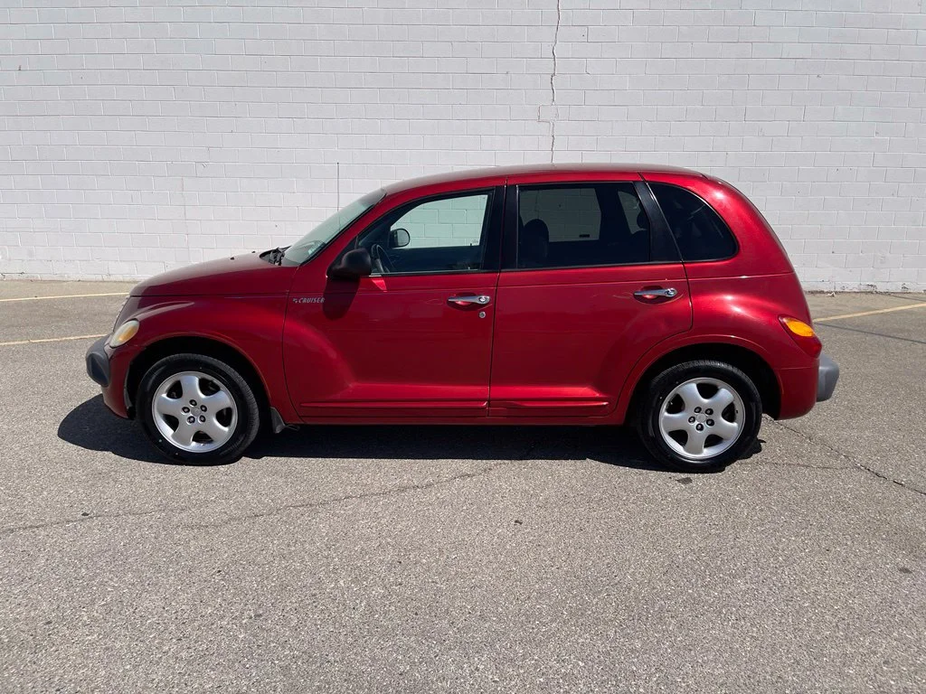Used 2001 Red Chrysler  image 3