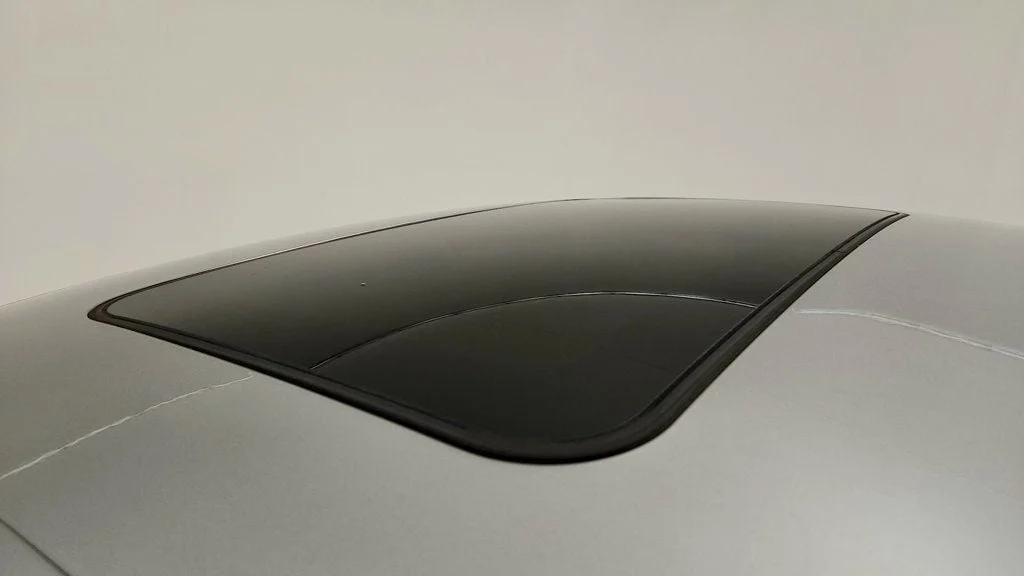 Used 2015 Billet Silver Metallic Clearcoat Chrysler 4dr Sedan Limited FWD image 10