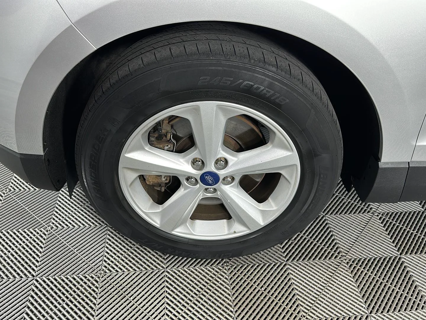 Used 2019 Ingot Silver Ford SE image 14