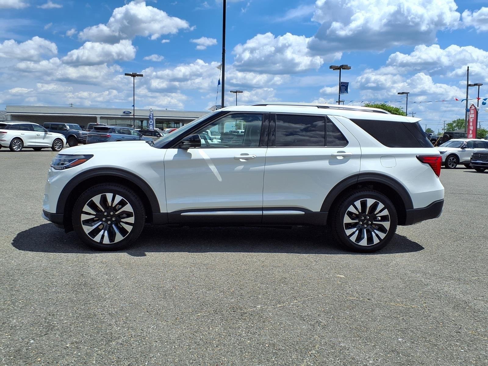 New 2026 Star White Metallic Tri-Coat Ford Platinum™ image 3