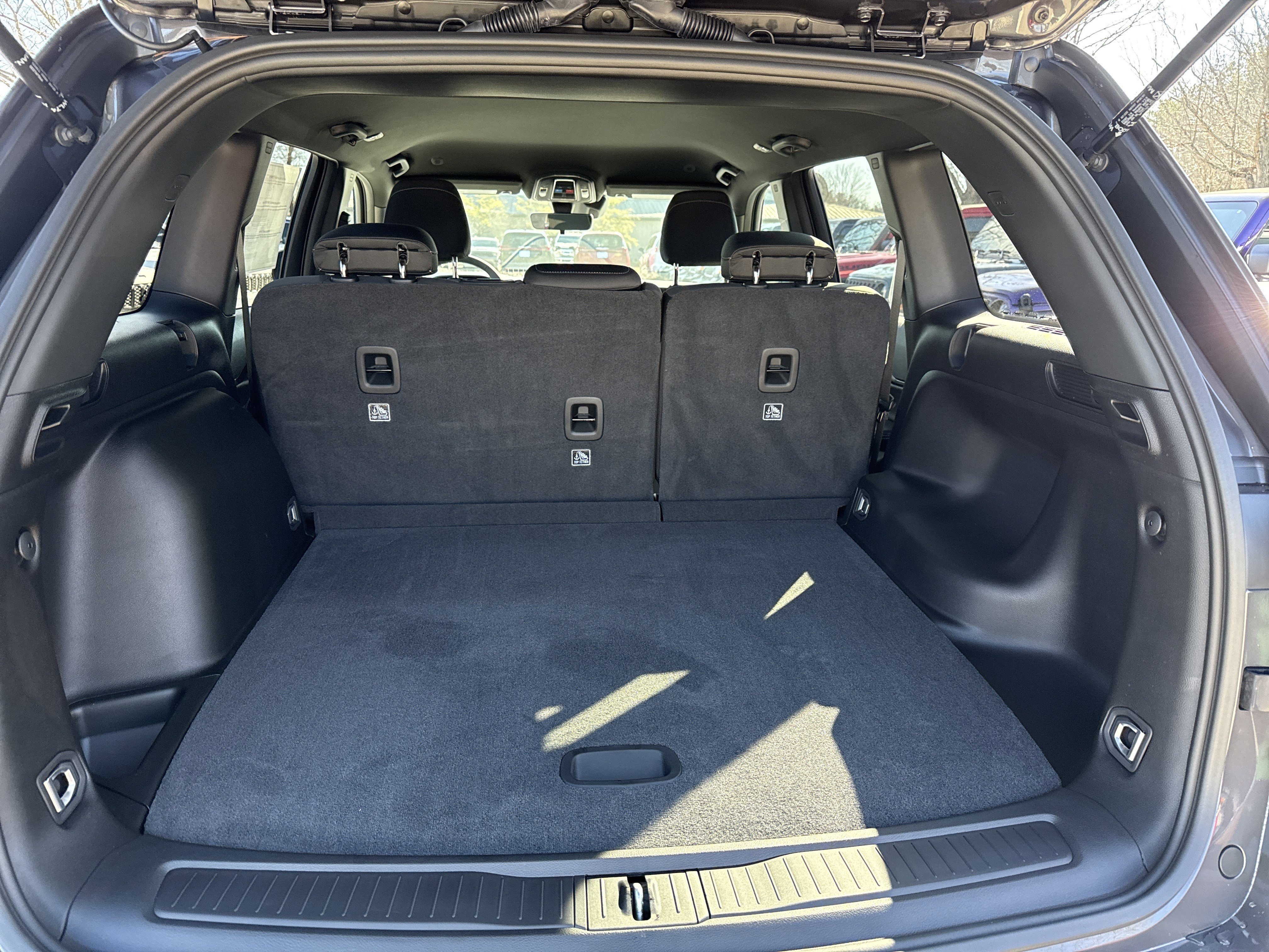 New 2025 Baltic Gray Metallic Clearcoat Jeep Laredo image 19