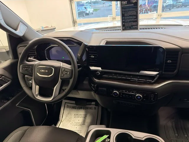 New 2026 Summit White GMC SLE image 31