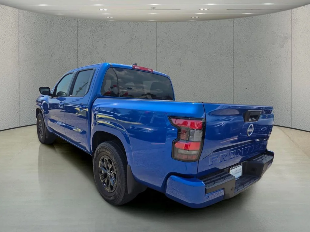 Used 2024 Blue Nissan SV image 3