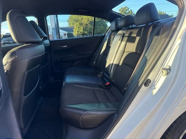 Used 2016 White Honda Sport image 14