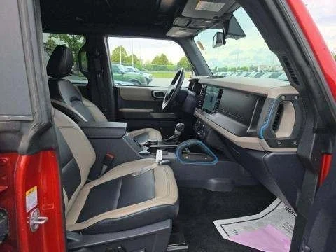Used 2023 Red Ford Wildtrak image 17