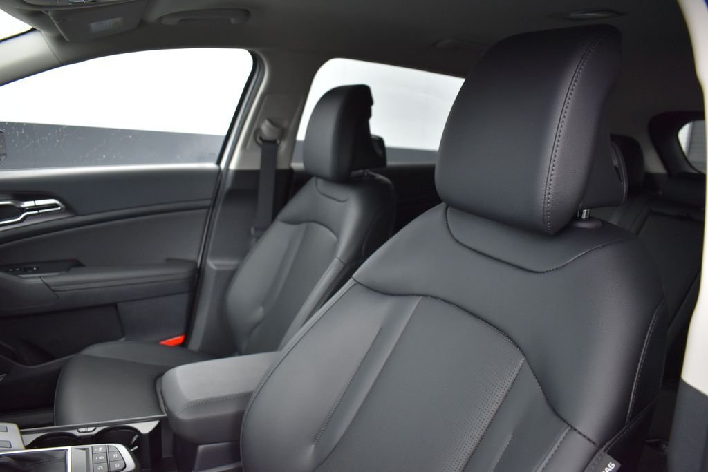 New 2026 Glacial White Pearl Kia EX image 9
