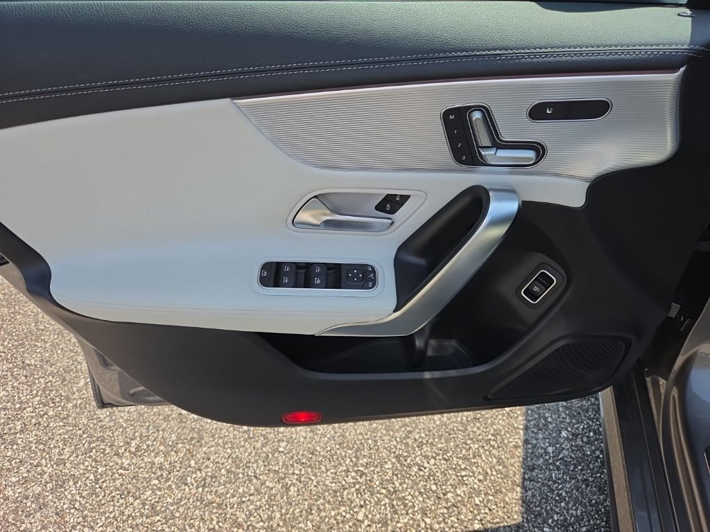 Certified Used 2022  Mercedes-Benz CLA 250 image 14