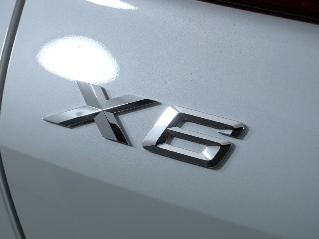 New 2027 Mineral White Metallic BMW xDrive40i image 13