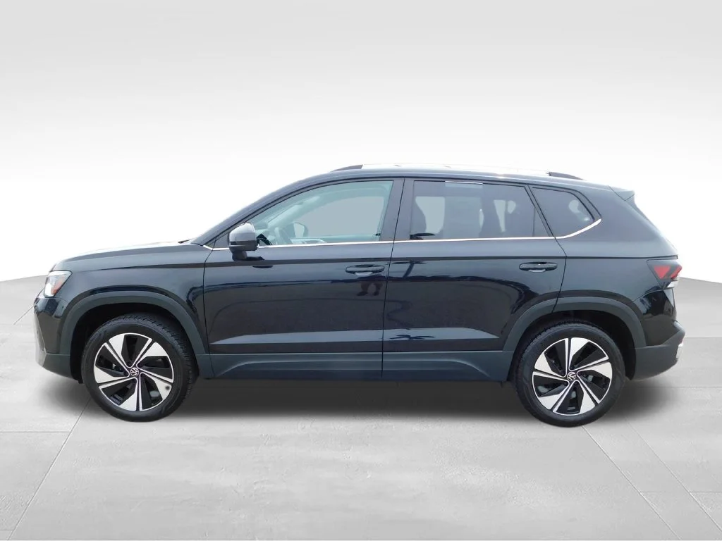 Used 2025 Black Volkswagen 1.5T SE image 6