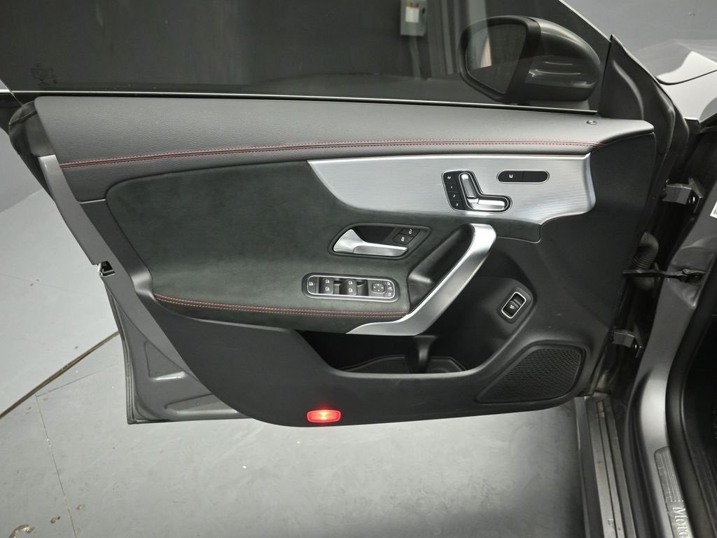 2022 MERCEDES-BENZ CLA-CLASS - Image 19