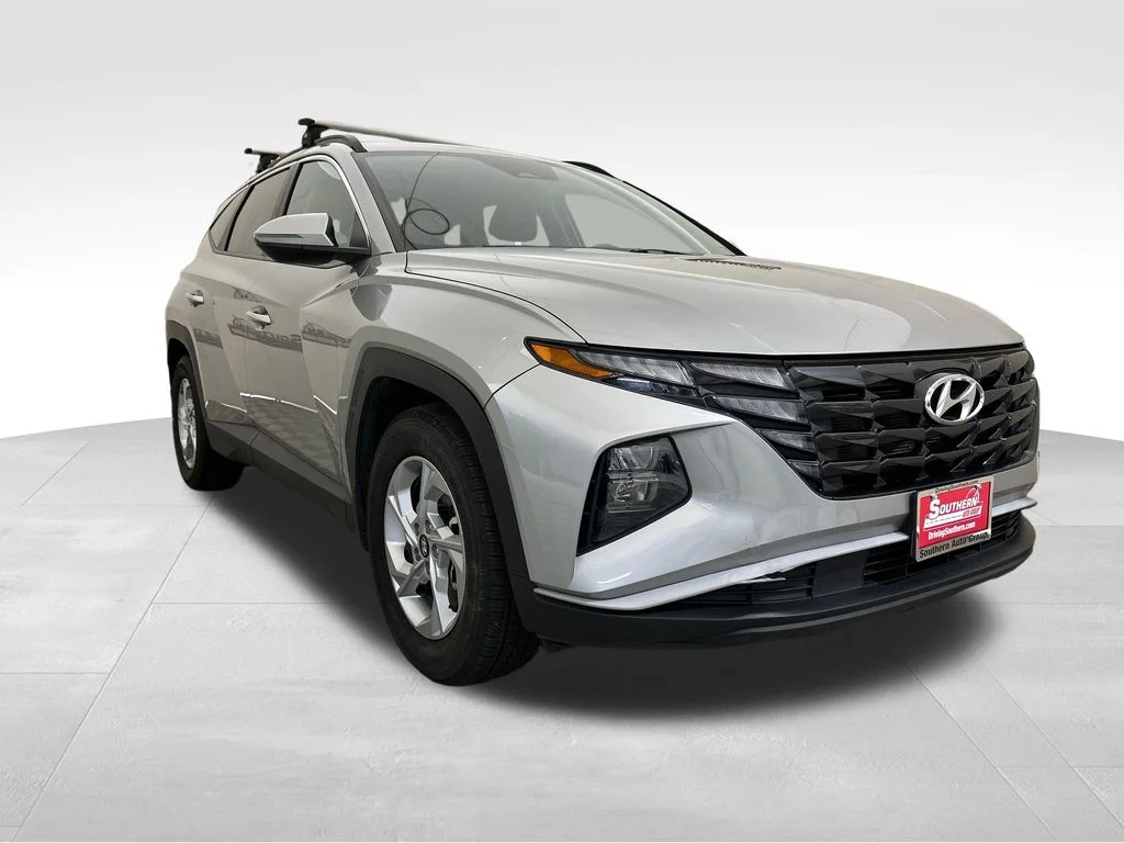 Used 2023 Silver Hyundai SEL image 8