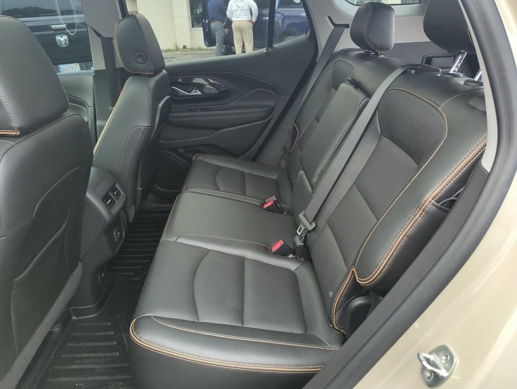Used 2022 Desert Sand Metallic GMC AT4 image 29