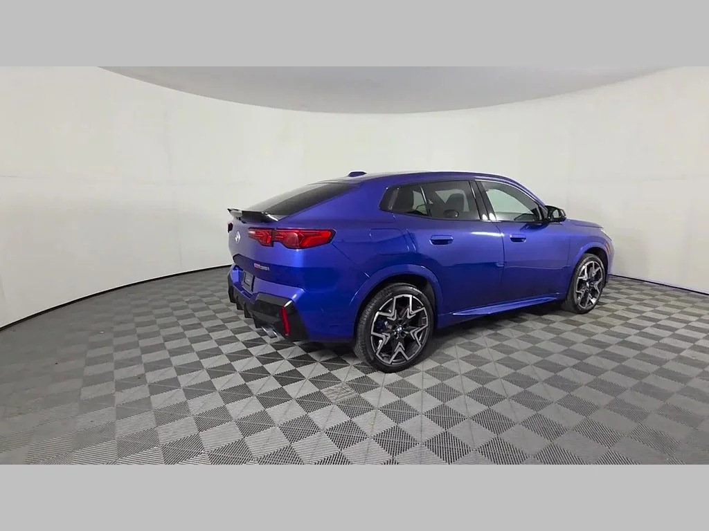 Used 2025 Blue Metallic BMW M35i image 40