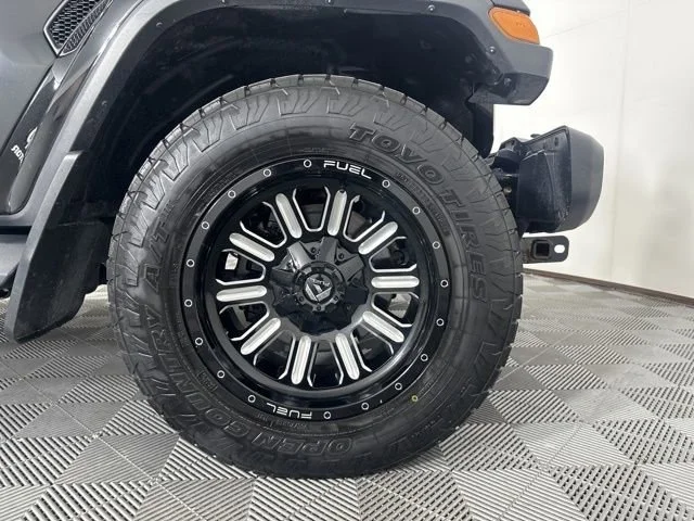 Used 2020 Black Jeep Overland image 21