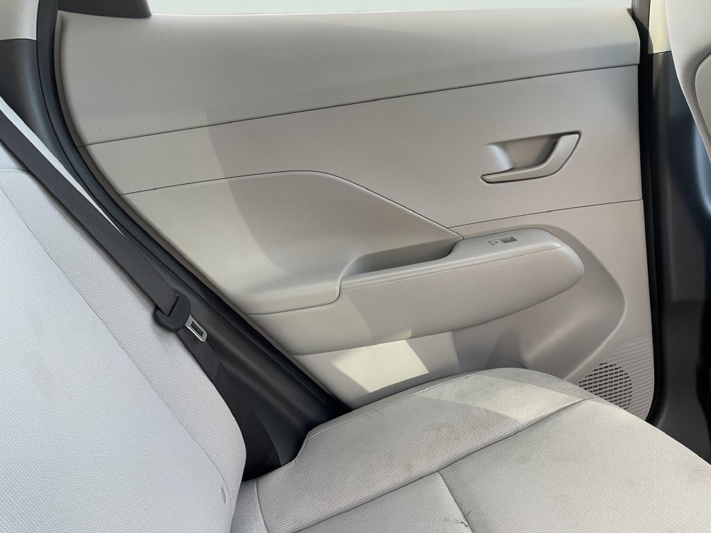 Used 2025 White Hyundai SEL image 15