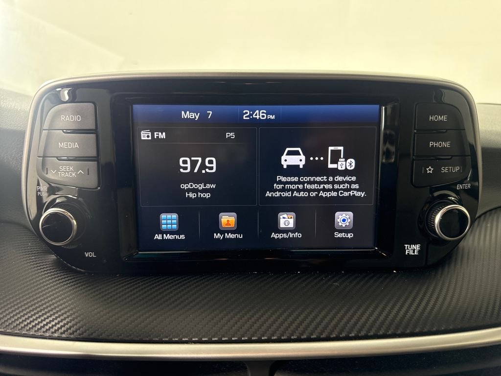 Used 2019 White Hyundai SE image 28