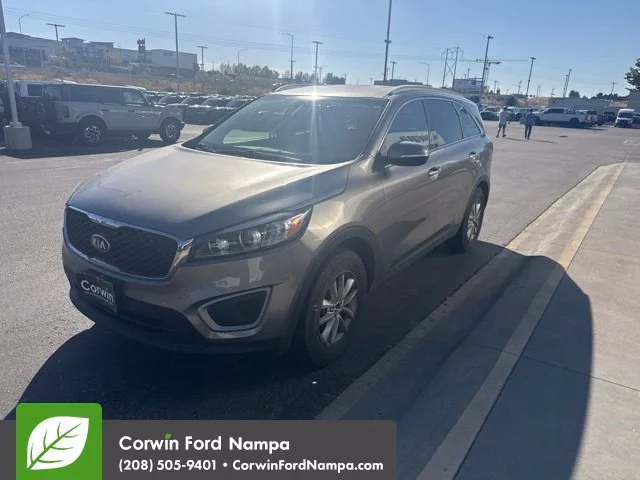 Used 2018 Gray Kia LX image 3