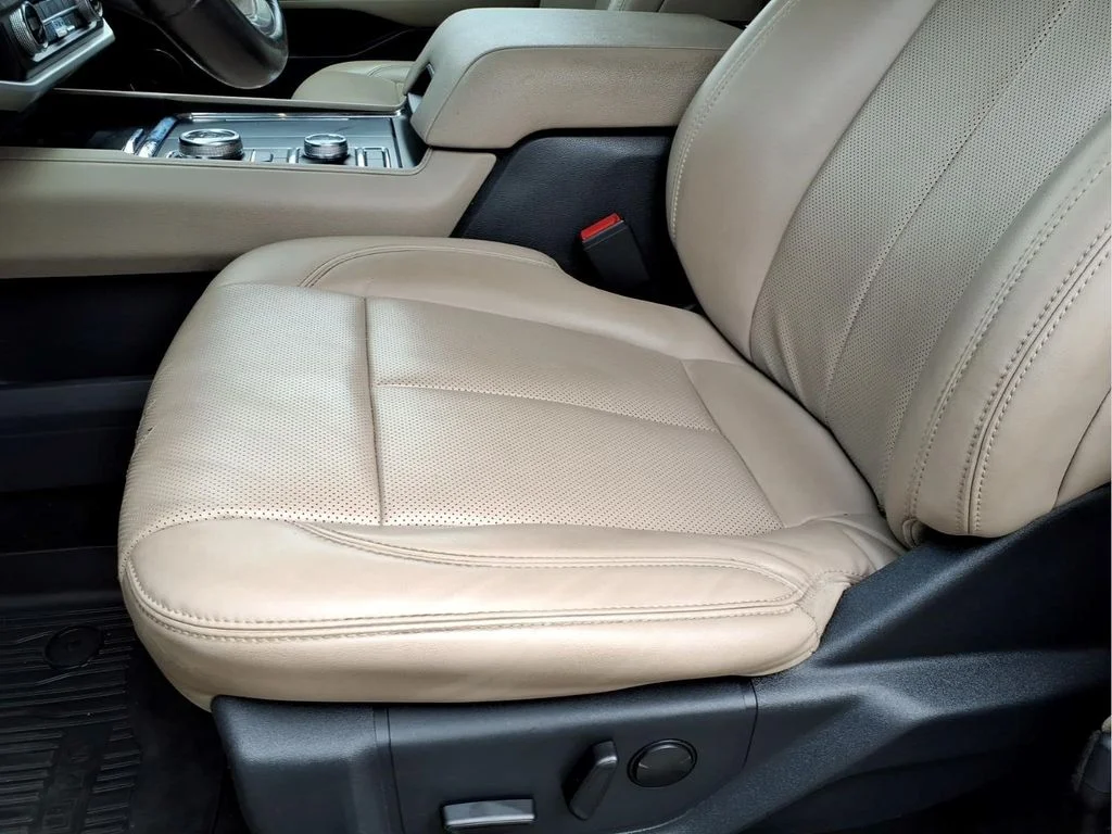 Used 2022 White Ford XLT image 18