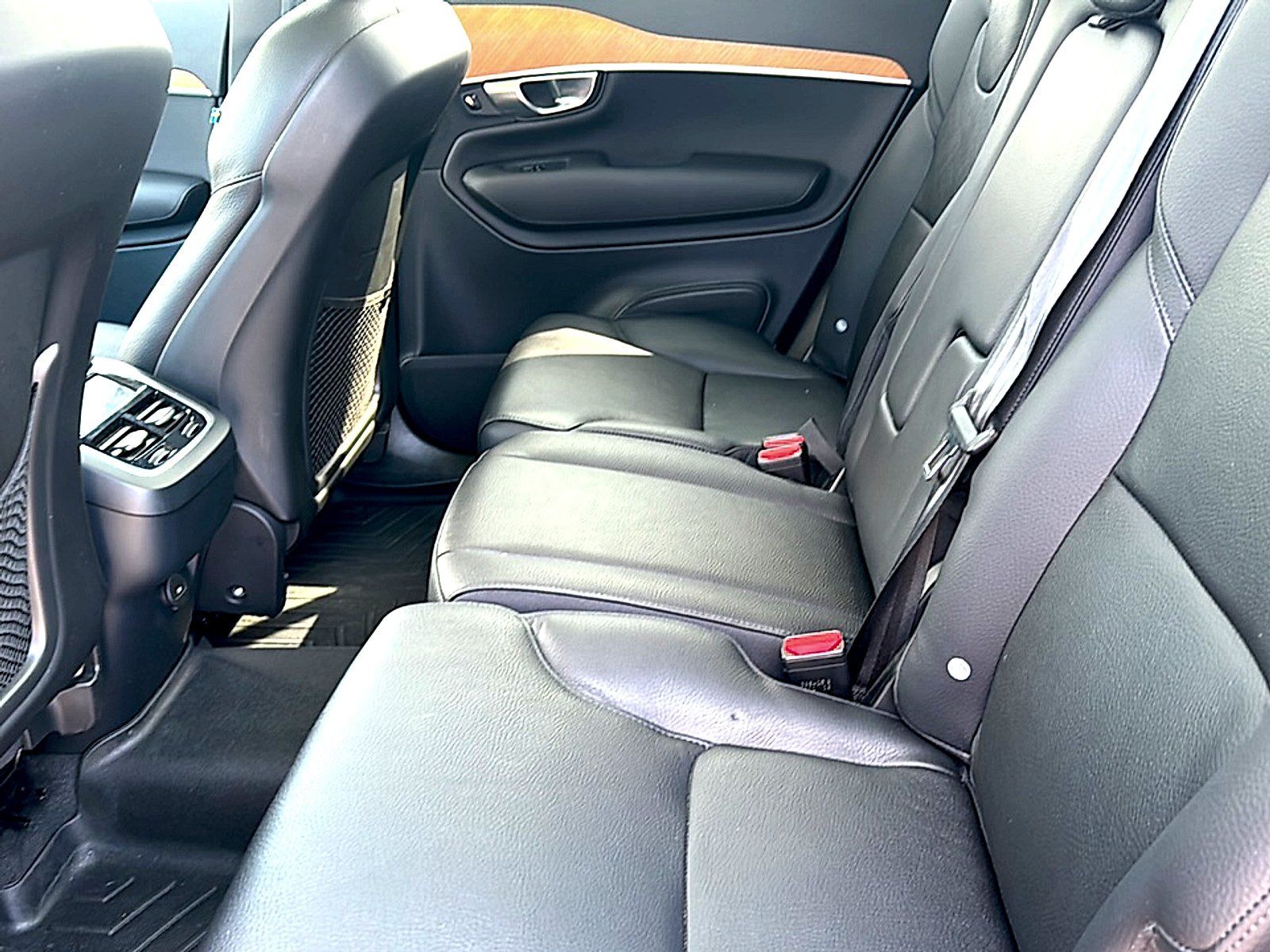 Used 2022 Onyx Black Metallic Volvo T5 Momentum 7 Passenger image 19
