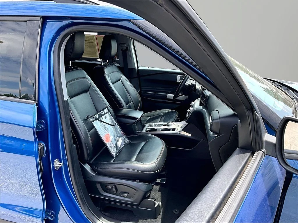 Used 2020 Blue Ford XLT image 8