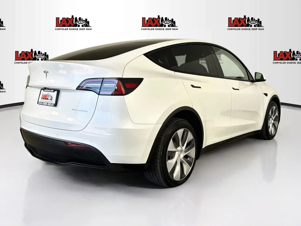 Used 2022 White Tesla Long Range image 7